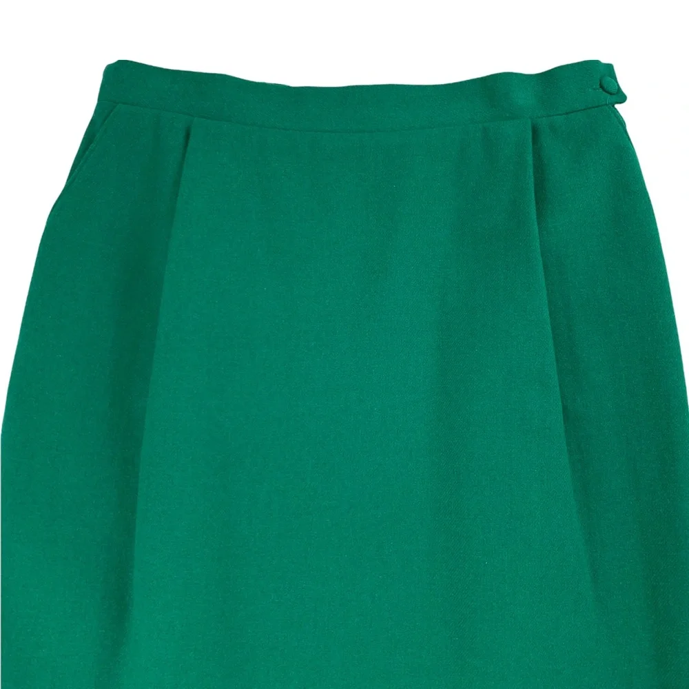 Vintage Kelly Green Wool Blend Pencil Skirt with Pockets made by TanJay Petites.